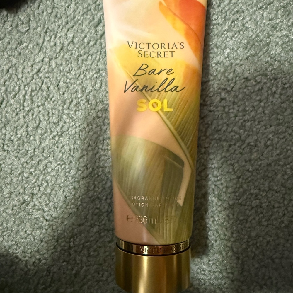 Victoria's Secret Bare Vanilla SOL Lotion - Gold and Cream